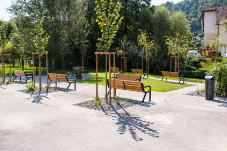 Namesto cestne baze lep, urejen park v Višnji Gori 5